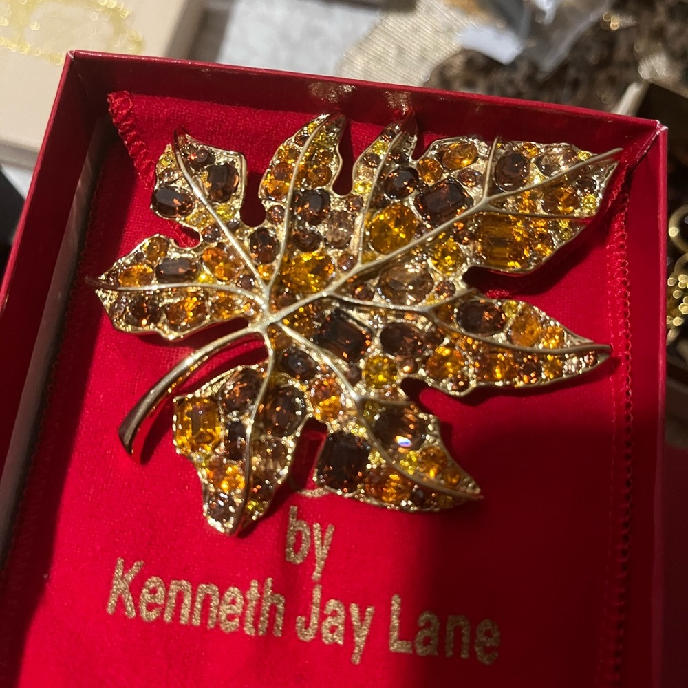 Kenneth J Lane Vintage Fall Maple Leaf Brooch/Pin